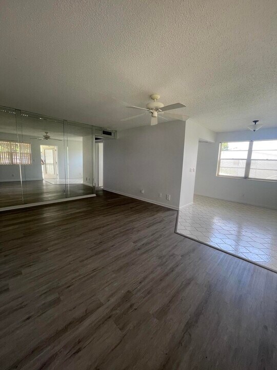 285 Markham M in Deerfield Beach, FL - Foto de edificio