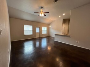 1108-1110 Stanley Wy in Seguin, TX - Building Photo - Building Photo