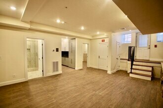 1614 Beacon St, Unit 1 in Brookline, MA - Foto de edificio - Building Photo