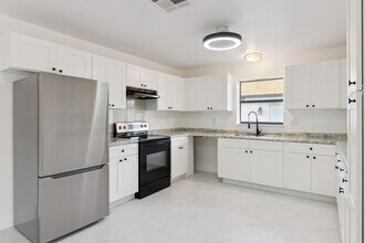 527 Glade Ct in Kissimmee, FL - Building Photo - Building Photo