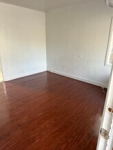 2305 Hauser Blvd, Unit 2305   1/2Hauser in Los Angeles, CA - Foto de edificio - Building Photo