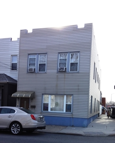 5802 58th Pl in Maspeth, NY - Building Photo