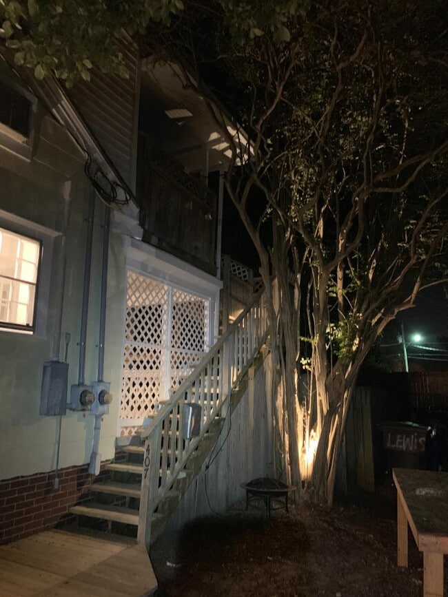 property at 407 Lewis St