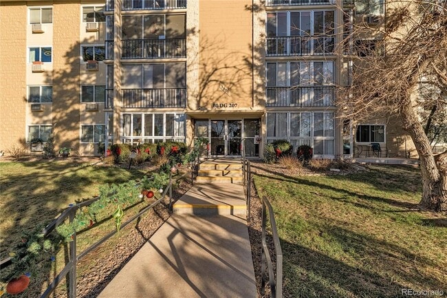 property at 3022 S Wheeling Way