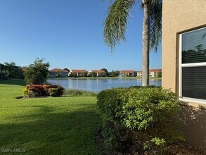 2525 Aspen Creek Ln, Unit 101 in Naples, FL - Foto de edificio - Building Photo