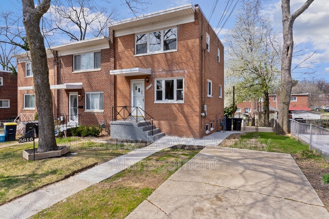 property at 5816 35th Pl