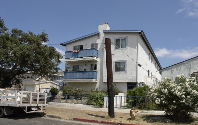 6031 Barton Ave in Los Angeles, CA - Foto de edificio - Building Photo