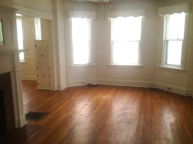 133 Western Ave, Unit Right side in Morristown, NJ - Building Photo - Building Photo