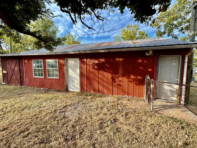 104 Osage St in Asher, OK - Building Photo - Building Photo