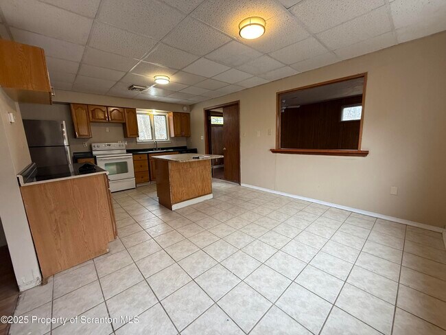 69 Manor Dr in Shavertown, PA - Building Photo - Building Photo