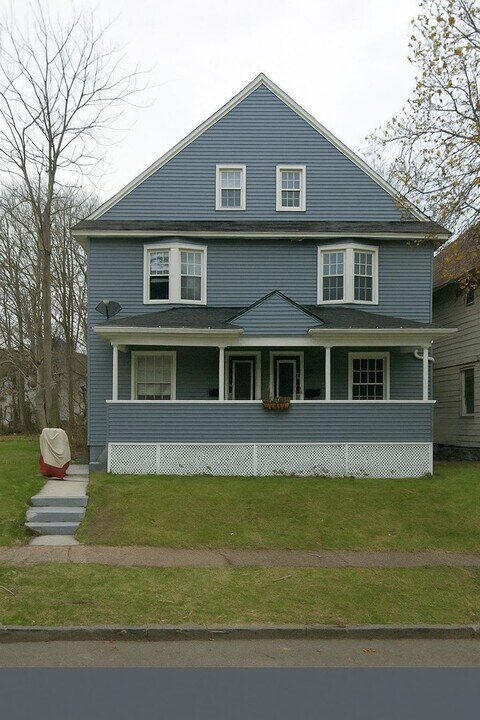 180-182-182 Peck St in Rochester, NY - Foto de edificio