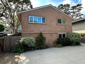1102 Lincoln Ave in Pacific Grove, CA - Building Photo - Building Photo