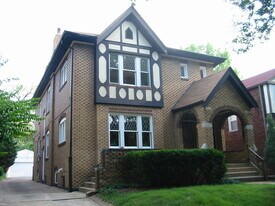 7304 Lindell Blvd, Unit FirstFloor in University City, MO - Building Photo