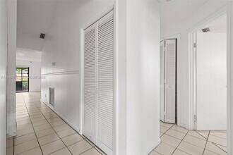 6916 SW 37th St in Miramar, FL - Building Photo - Building Photo