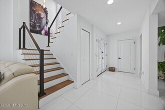 7805 Baymeadows Cir W in Jacksonville, FL - Building Photo - Building Photo