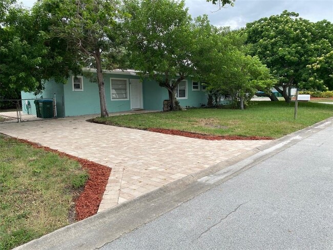 property at 7555 Magnolia Ave