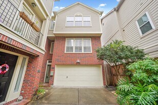 1014 Rochow St in Houston, TX - Building Photo