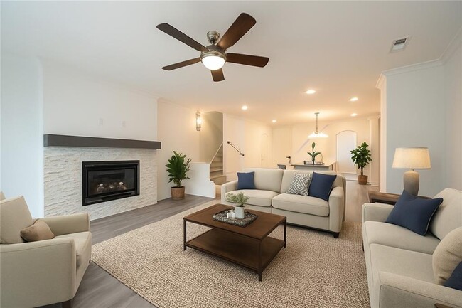 4535 Sims Park Pl. in Suwanee, GA - Foto de edificio - Building Photo