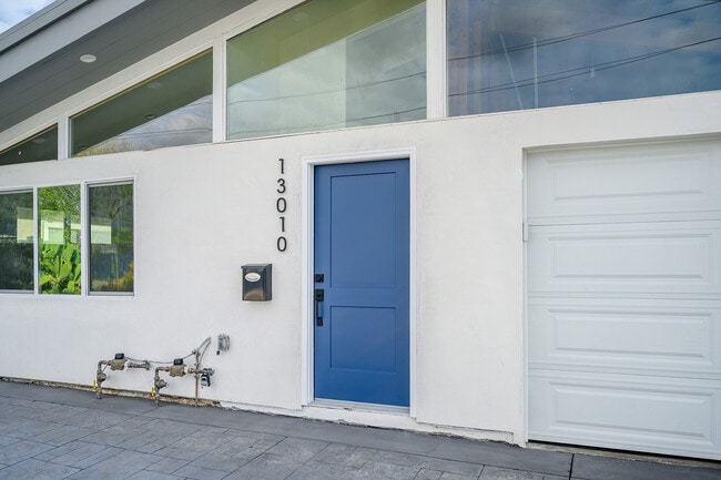 13010 Hartland St in North Hollywood, CA - Building Photo - Building Photo