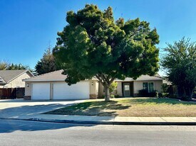5610 Charleville Ln in Bakersfield, CA - Building Photo