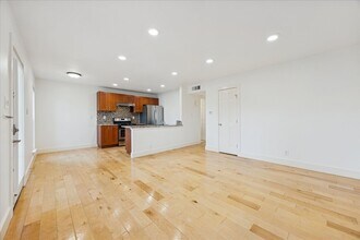 5820 Berkman Dr in Austin, TX - Foto de edificio - Building Photo