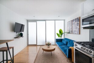 244 E 75th St in New York, NY - Building Photo