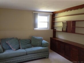 15 Earl Ave in Hamden, CT - Building Photo - Building Photo