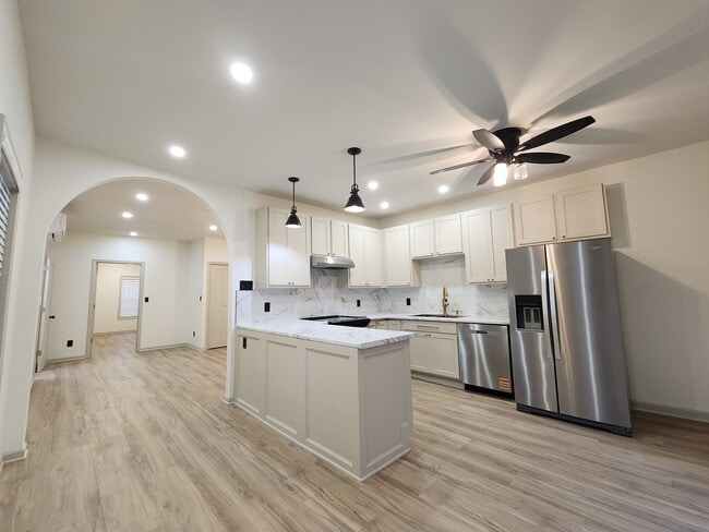 3505 Fairview St SW, Unit 3505