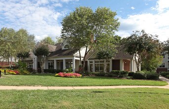 Legacy Arboretum Apartments in Charlotte, NC - Building Photo - Building Photo