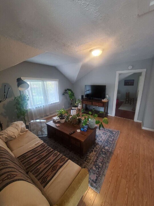 2532 N Dousman St in Milwaukee, WI - Building Photo