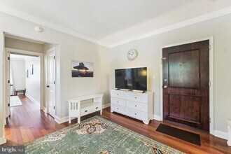 906 S Washington St in Alexandria, VA - Building Photo - Building Photo