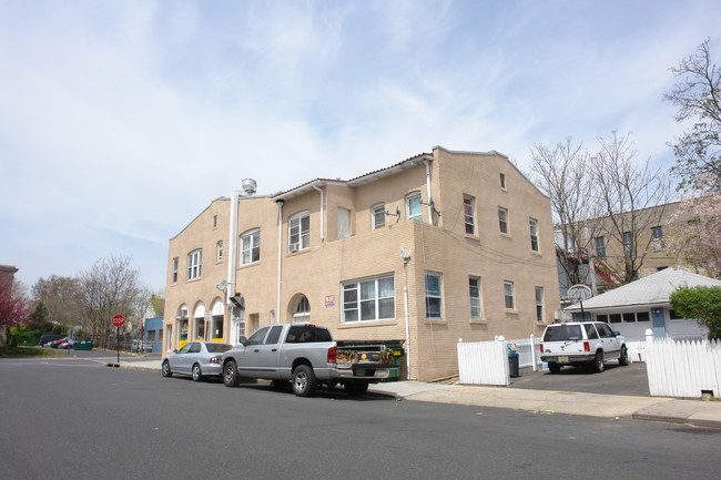 209 Garfield Ave in Long Branch, NJ - Building Photo - Building Photo