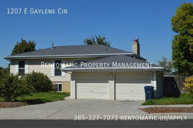 property at 1207 E Gaylene Cir