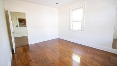 840 W Seaman Ave in Baldwin, NY - Building Photo - Building Photo