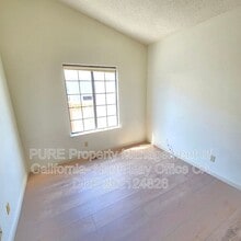 869 Maria Dr in Petaluma, CA - Building Photo - Building Photo