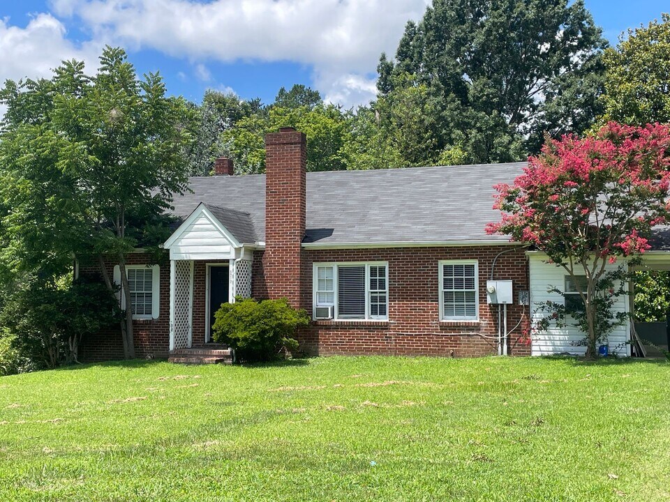 5212 Brenda Dr in Winston-Salem, NC - Foto de edificio