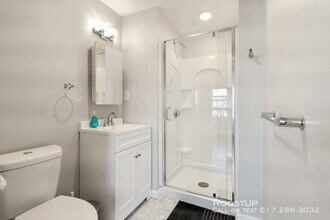 1061 Saratoga St-Unit -2A in Boston, MA - Foto de edificio - Building Photo