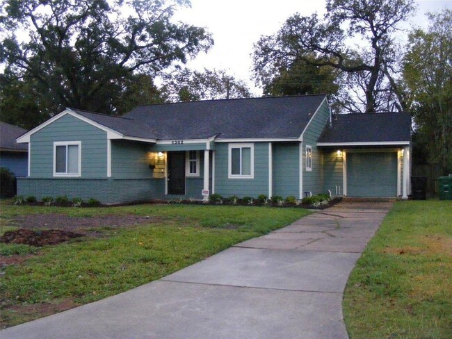 5302 Newkirk Ln in Houston, TX - Building Photo - Building Photo