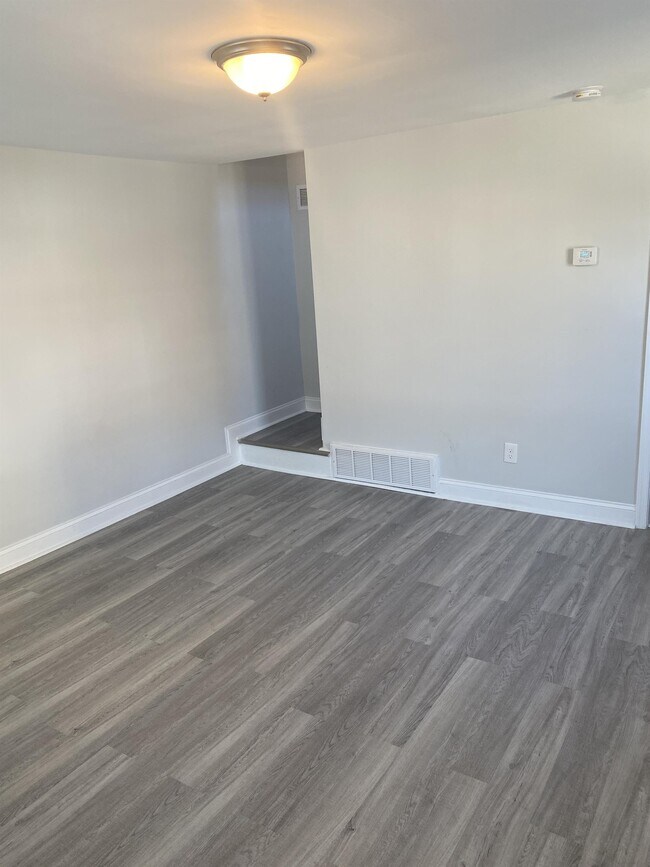 400 Maple Ln in Dundalk, MD - Building Photo - Building Photo