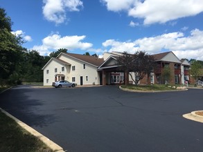 Twin Lakes Manor in Twin Lakes, WI - Foto de edificio - Other