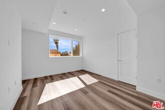 667 Wilton Pl in Los Angeles, CA - Building Photo - Building Photo