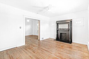 227 S Logan St in Denver, CO - Building Photo