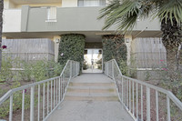 Anza North Apartments in Torrance, CA - Foto de edificio - Building Photo