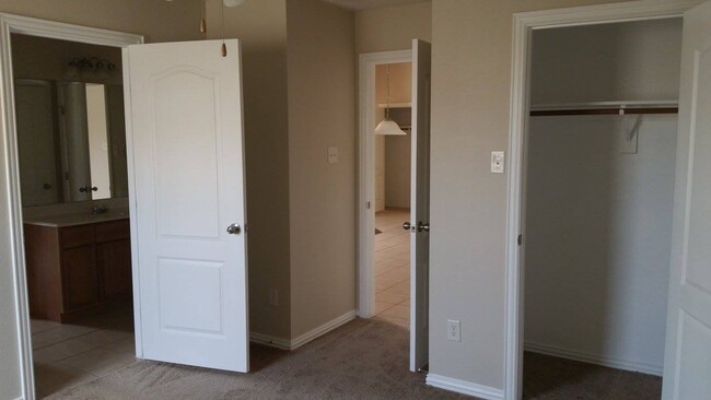 3103 Wagon Trail Dr in Denton, TX - Building Photo - Building Photo