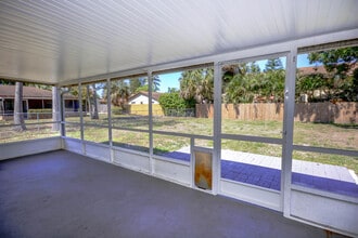 9341 Sunrise Dr in West Palm Beach, FL - Building Photo - Building Photo