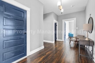 301 S Edgefield Ave in Dallas, TX - Building Photo - Building Photo