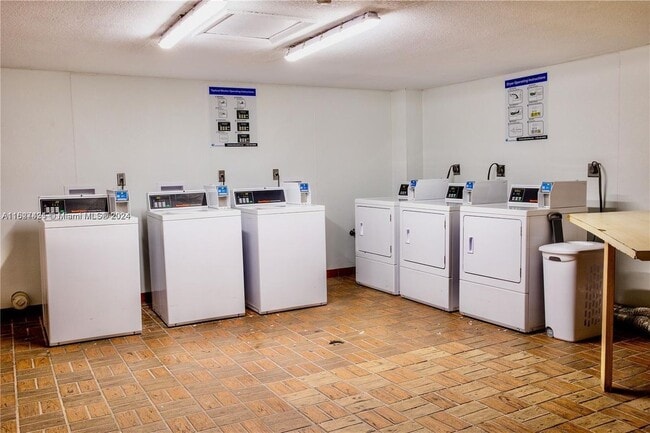 8540 SW 133rd Avenue Rd in Miami, FL - Building Photo - Building Photo
