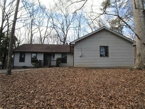 3730 Newport Dr in Gainesville, GA - Building Photo - Building Photo