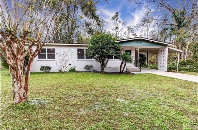 property at 1301 Wynnewood Dr