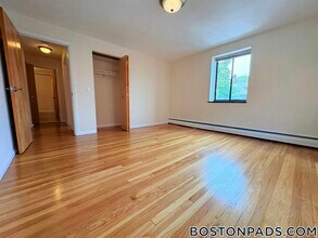 222 Babcock St, Unit 3H in Brookline, MA - Building Photo - Building Photo